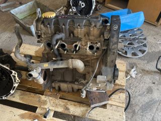 bontott OPEL MERIVA A Motor (Fűzött blokk hengerfejjel)