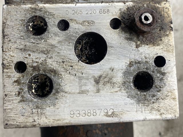 bontott OPEL MERIVA A ABS Kocka