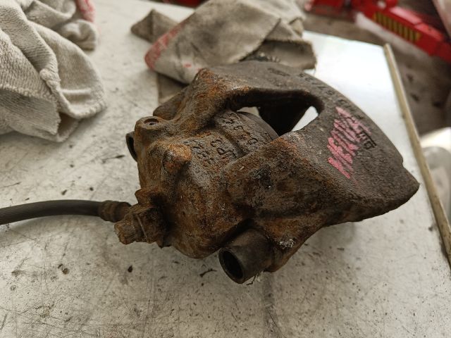 bontott OPEL MERIVA A Bal első Féknyereg Munkahengerrel