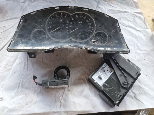 bontott OPEL MERIVA A Kilométeróra
