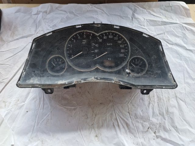 bontott OPEL MERIVA A Kilométeróra