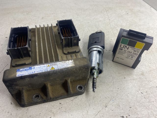 bontott OPEL MERIVA A Motorvezérlő