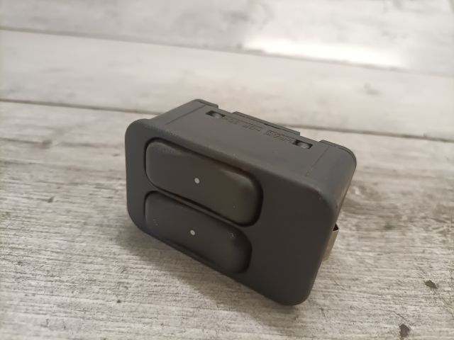 bontott OPEL MERIVA A Ablakemelő Kapcsoló Négyes / Kettes