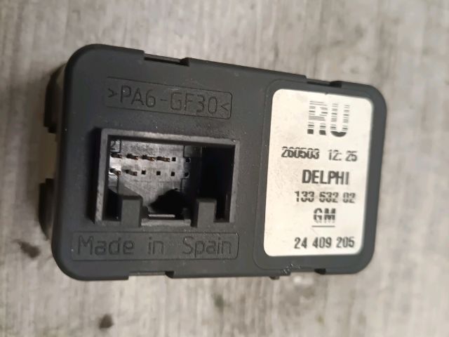 bontott OPEL MERIVA A Ablakemelő Kapcsoló Négyes / Kettes