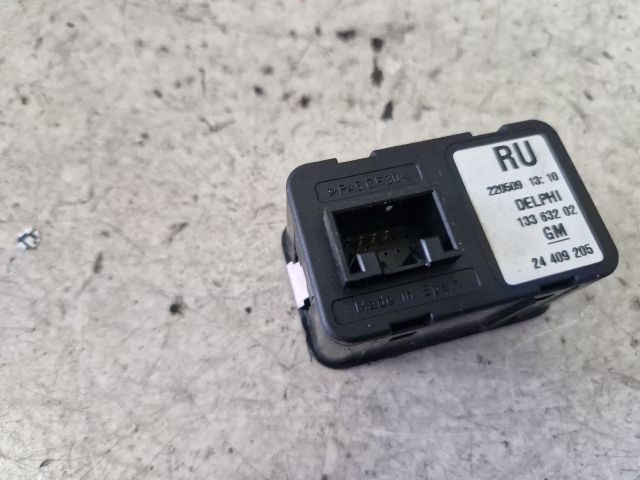 bontott OPEL MERIVA A Ablakemelő Kapcsoló Négyes / Kettes