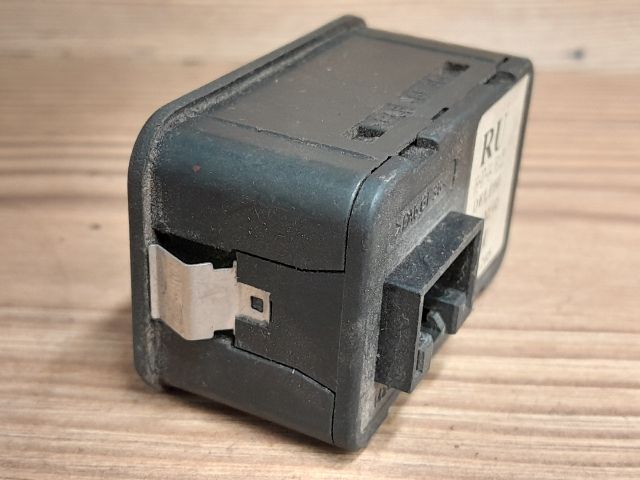 bontott OPEL MERIVA A Ablakemelő Kapcsoló Négyes / Kettes