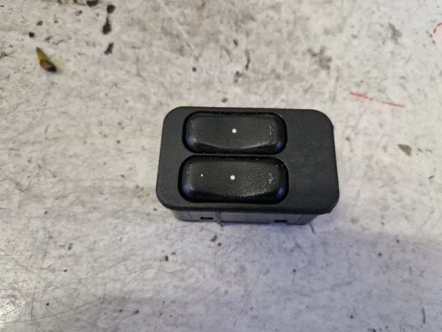 bontott OPEL MERIVA A Ablakemelő Kapcsoló Négyes / Kettes