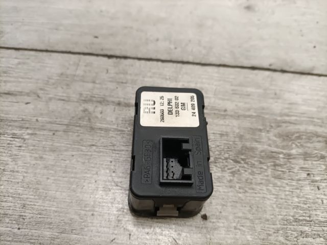 bontott OPEL MERIVA A Ablakemelő Kapcsoló Négyes / Kettes