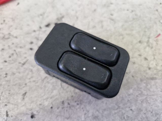 bontott OPEL MERIVA A Ablakemelő Kapcsoló Négyes / Kettes