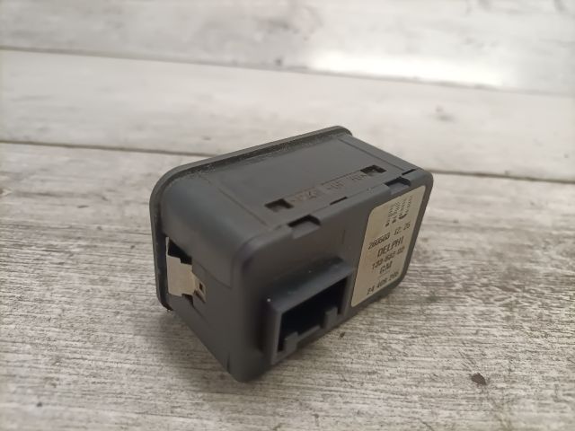 bontott OPEL MERIVA A Ablakemelő Kapcsoló Négyes / Kettes