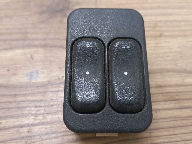 bontott OPEL MERIVA A Ablakemelő Kapcsoló Négyes / Kettes