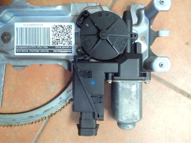 bontott OPEL MERIVA A Bal első Ablakemelő Motor