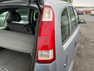 bontott OPEL MERIVA A Bal első Ajtó Kárpit