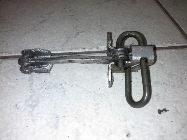 bontott OPEL MERIVA A Bal első Ajtóhatároló