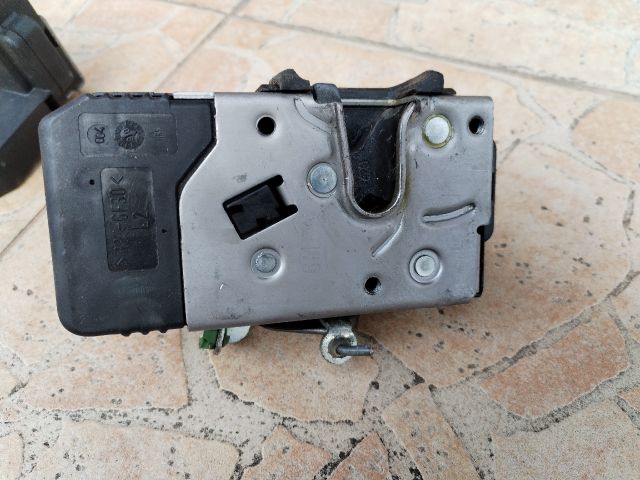 bontott OPEL MERIVA A Bal első Ajtózár