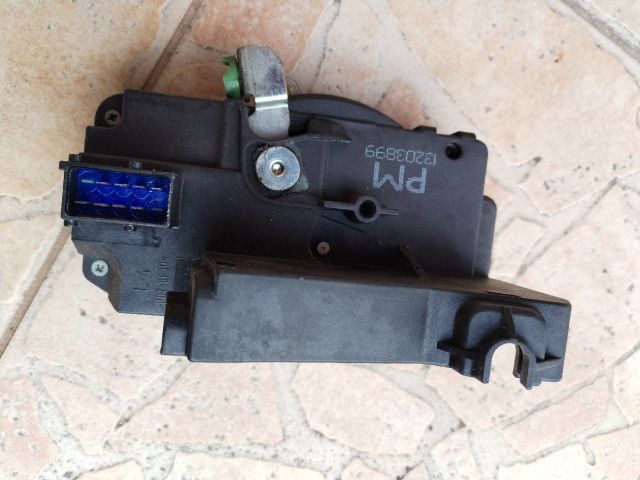 bontott OPEL MERIVA A Bal első Ajtózár