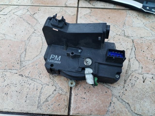 bontott OPEL MERIVA A Bal első Ajtózár