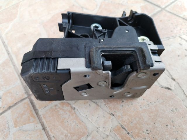 bontott OPEL MERIVA A Bal első Ajtózár