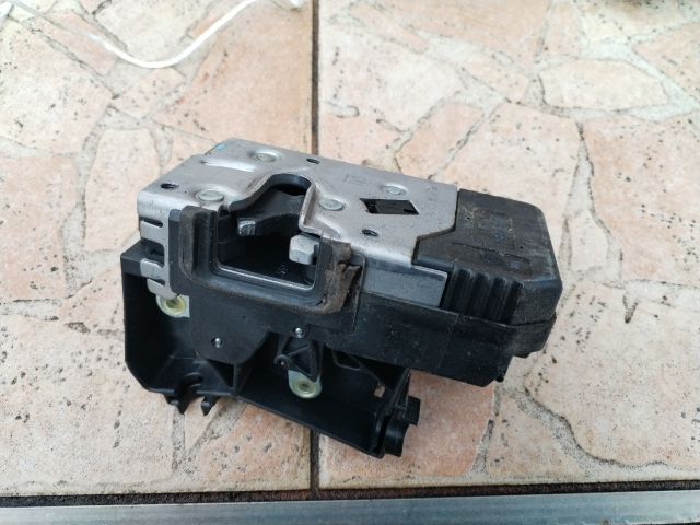 bontott OPEL MERIVA A Bal első Ajtózár