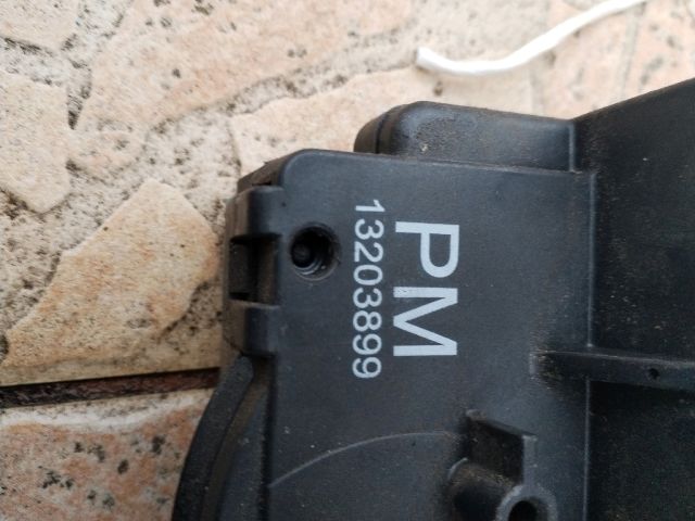 bontott OPEL MERIVA A Bal első Ajtózár