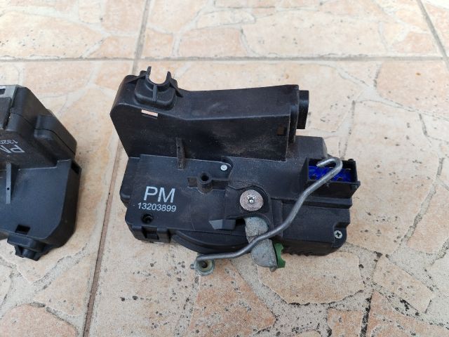 bontott OPEL MERIVA A Bal első Ajtózár