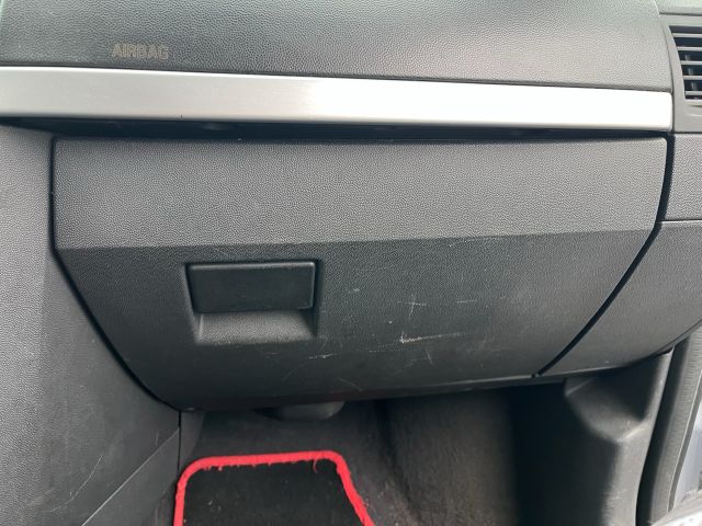 bontott OPEL MERIVA A Bal első Gumikéder