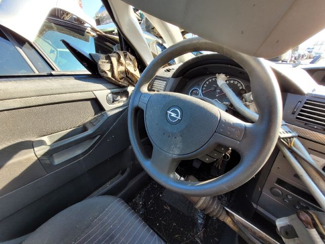 bontott OPEL MERIVA A Bal első Gumikéder