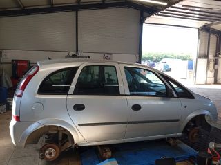 bontott OPEL MERIVA A Bal első Oldal Lökhárító Tartó (Műanyag)