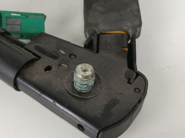 bontott OPEL MERIVA A Bal első Övfeszítő