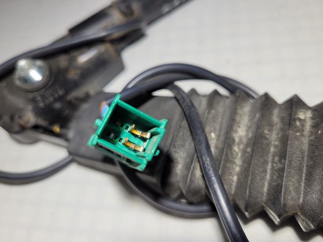 bontott OPEL MERIVA A Bal első Övfeszítő