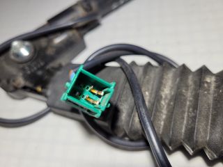 bontott OPEL MERIVA A Bal első Övfeszítő