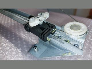 bontott OPEL MERIVA A Bal hátsó Ablakemelő Szerkezet (Mechanikus)