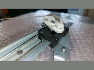 bontott OPEL MERIVA A Bal hátsó Ablakemelő Szerkezet (Mechanikus)