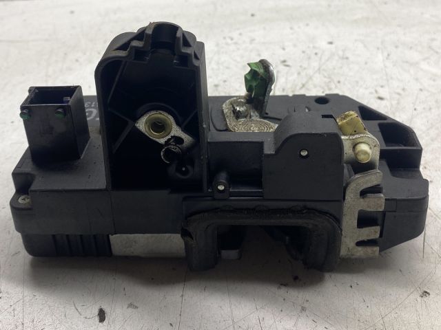 bontott OPEL MERIVA A Bal hátsó Ajtózár