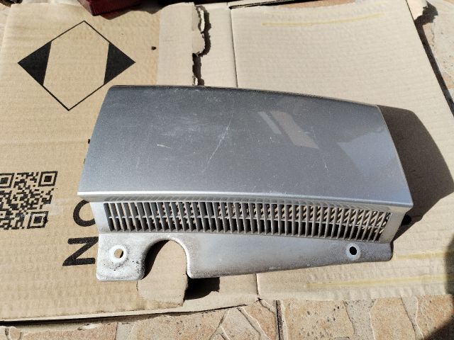 bontott OPEL MERIVA A Bal Hátsó Lámpa Bajusz Díszléc