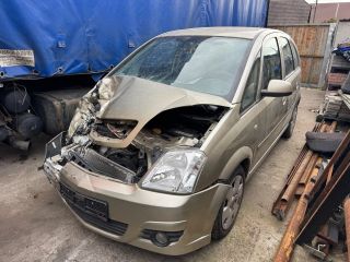 bontott OPEL MERIVA A Bal Hátsó Lámpa