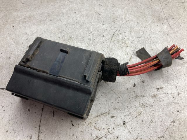 bontott OPEL MERIVA A Biztosítéktábla Doboz