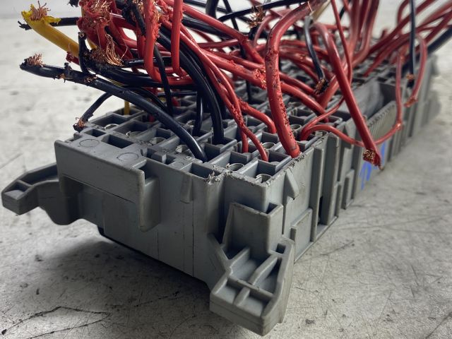 bontott OPEL MERIVA A Biztosítéktábla Doboz