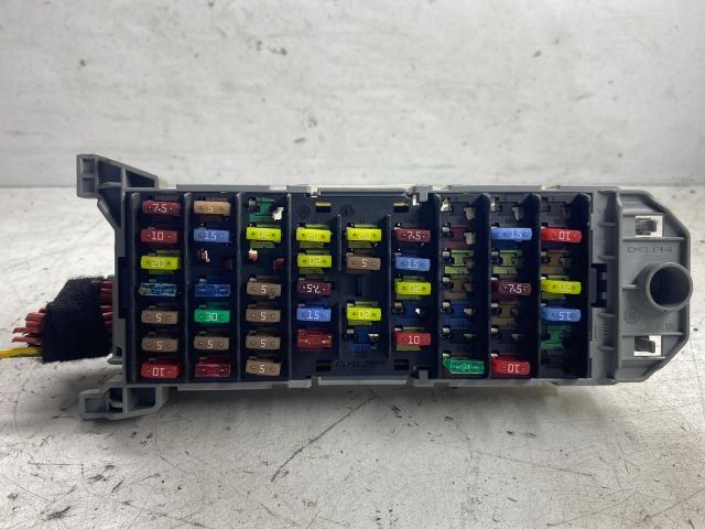 bontott OPEL MERIVA A Biztosítéktábla Doboz