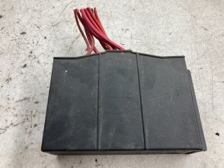 bontott OPEL MERIVA A Biztosítéktábla Doboz