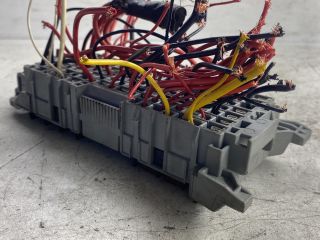 bontott OPEL MERIVA A Biztosítéktábla Doboz