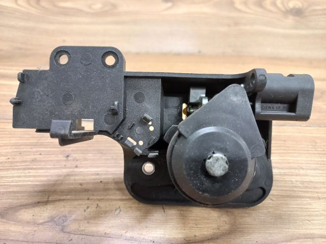 bontott OPEL MERIVA A Csomagtér Nyitó Kar / Gomb