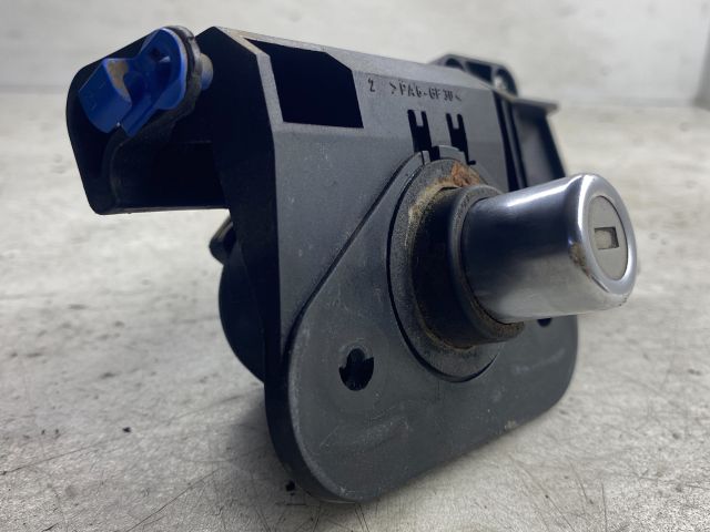 bontott OPEL MERIVA A Csomagtér Nyitó Kar / Gomb