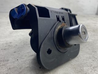 bontott OPEL MERIVA A Csomagtér Nyitó Kar / Gomb