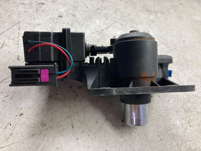 bontott OPEL MERIVA A Csomagtér Nyitó Kar / Gomb