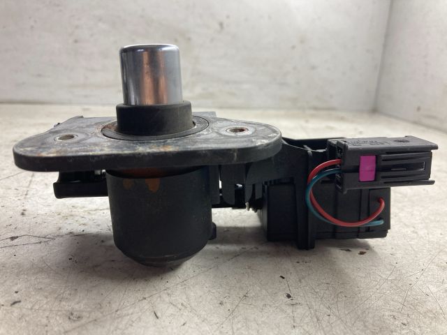 bontott OPEL MERIVA A Csomagtér Nyitó Kar / Gomb