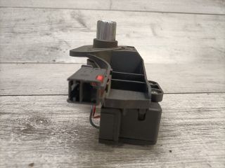 bontott OPEL MERIVA A Csomagtér Nyitó Kar / Gomb