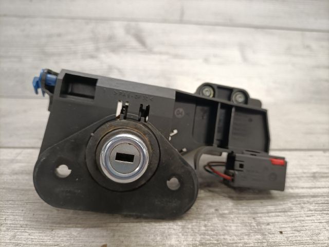 bontott OPEL MERIVA A Csomagtér Nyitó Kar / Gomb