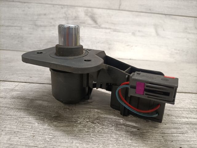 bontott OPEL MERIVA A Csomagtér Nyitó Kar / Gomb