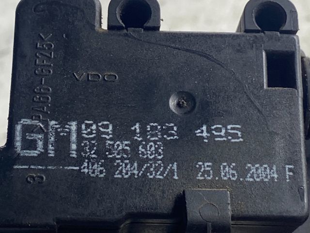 bontott OPEL MERIVA A Csomagtér Nyitó Kar / Gomb